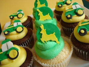 John Deere Cupcakes